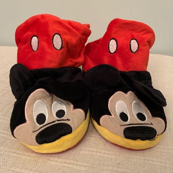 Mickey Mouse Slipper Pals  - Picture 5 of 10